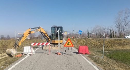 Ponte chiuso a Meduna, auto e camion però continuano ad arrivare sul posto