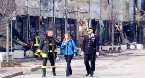 Prefetto visita i luoghi dell'incendio 