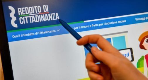 Evadeva il fisco e aveva Reddito di cittadinanza, denunciato  