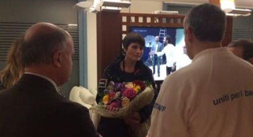 Fiori all'aeroporto di Palermo per l'astronauta Samantha Cristoforetti