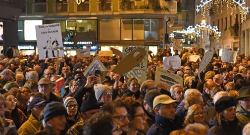 Tornano le Sardine nelle piazze venete: la mobilitazione in occasione dei comizi di Salvini 