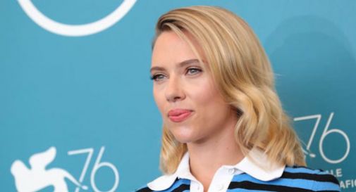 Scarlett Johansson recita in un film sulla famiglia mentre divorzia :