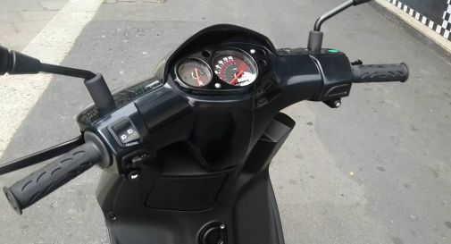 Investe un pedone con lo scooter e scappa: denunciato