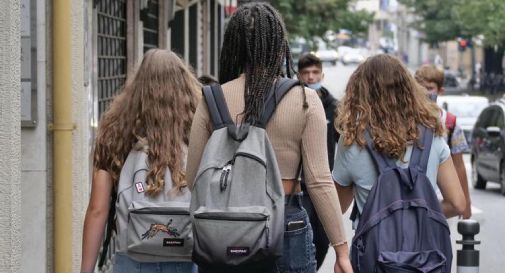 Educazione sessuale nelle scuole: il Ministero dell’Istruzione prepara delle lezioni contro la violenza di genere