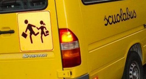 Scuolabus contro auto nel pordenonese, sul posto anche un'ambulanza da Oderzo