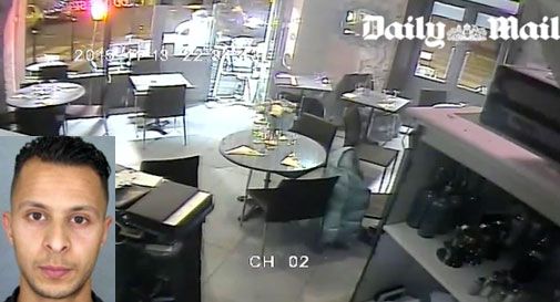 Assalto a bistrot nel video esclusivo del Daily Mail: 