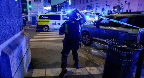 Sparatoria a Oslo, si indaga per terrorismo