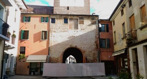 Casa del Trombetta, lato interno delle mura di Castelfranco