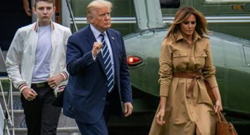 Melania rifiuta di nuovo la mano di Trump