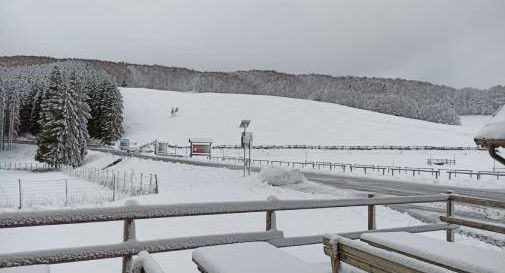 Cansiglio, gelo record e folla sulla neve: -20°C e piste affollate