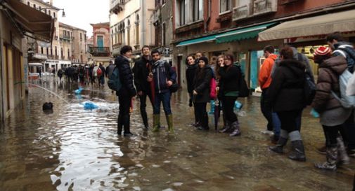 Maltempo, acqua alta a Venezia