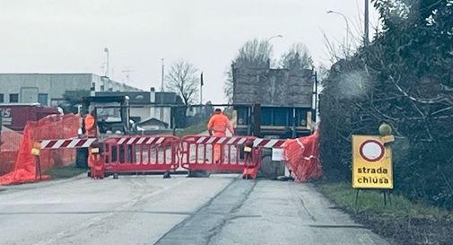 Cessalto, chiuso un tratto della strada: al via i lavori per l’abbattimento del cavalcavia