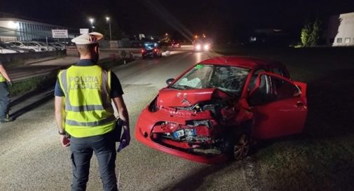 Scontro frontale sulla statale, muore uno dei conducenti