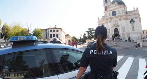 Due rapinatori seriali arrestati dalla Polizia 