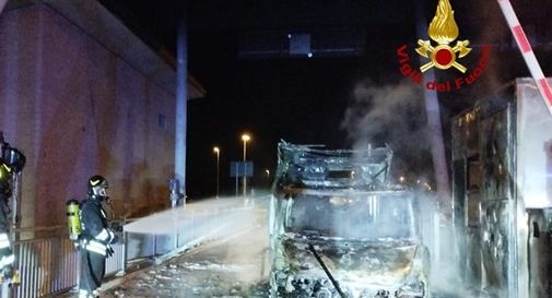 Camper a fuoco sulla Pedemontana