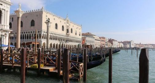 Venezia, continua l’emorragia di residenti nel centro storico