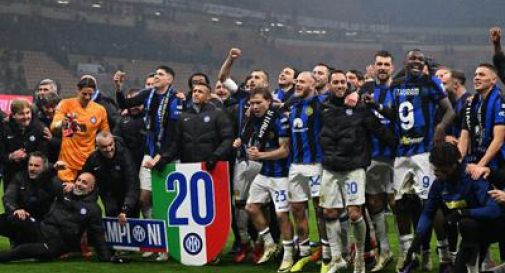 Inter campione d'Italia, Milan battuto 2-1 nel derby: scudetto nerazzurro.