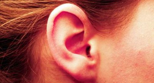 Sordi per colpa del Covid? Studio rileva problemi di udito 3 volte più frequenti dopo il virus.