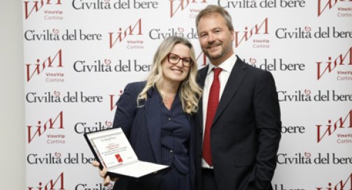 Vino, a VinoVip Cortina 'Civiltà del bere' consegna a Marina Cvetic il Premio Khail 2024.